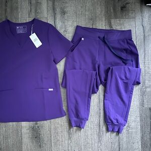Figs set *never worn* purple